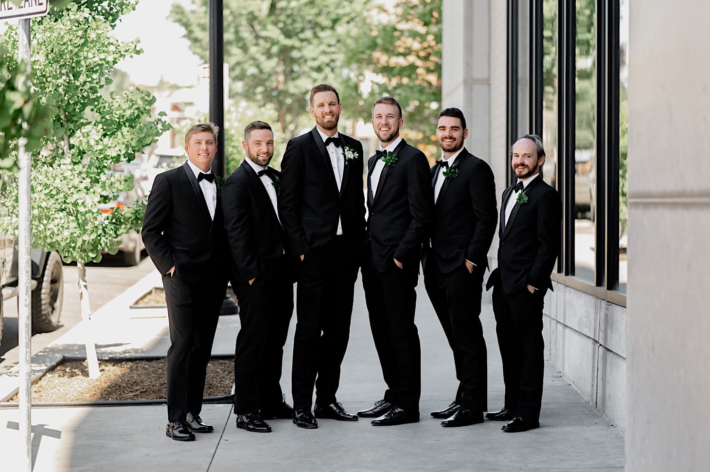 27 groomsmen with groom des moines iowa