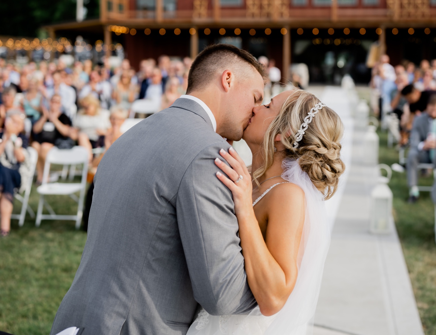 58 First kiss at Carper winery wedding