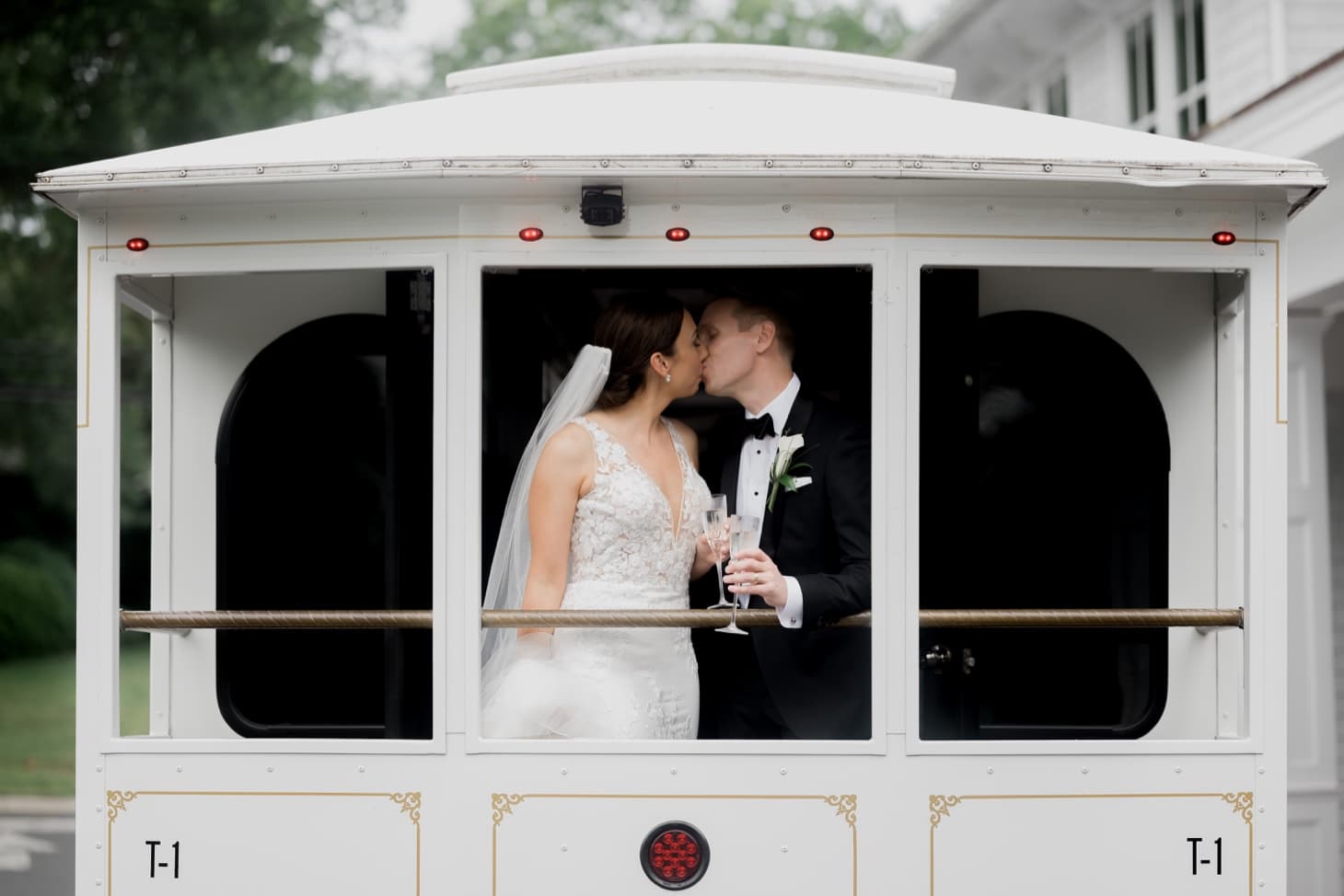 34 bride and groom trolley new jersey wedding photography