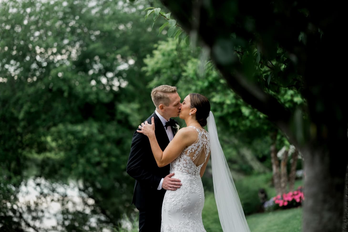 44 couples kissing shot at the mill lakeside manor new jersey