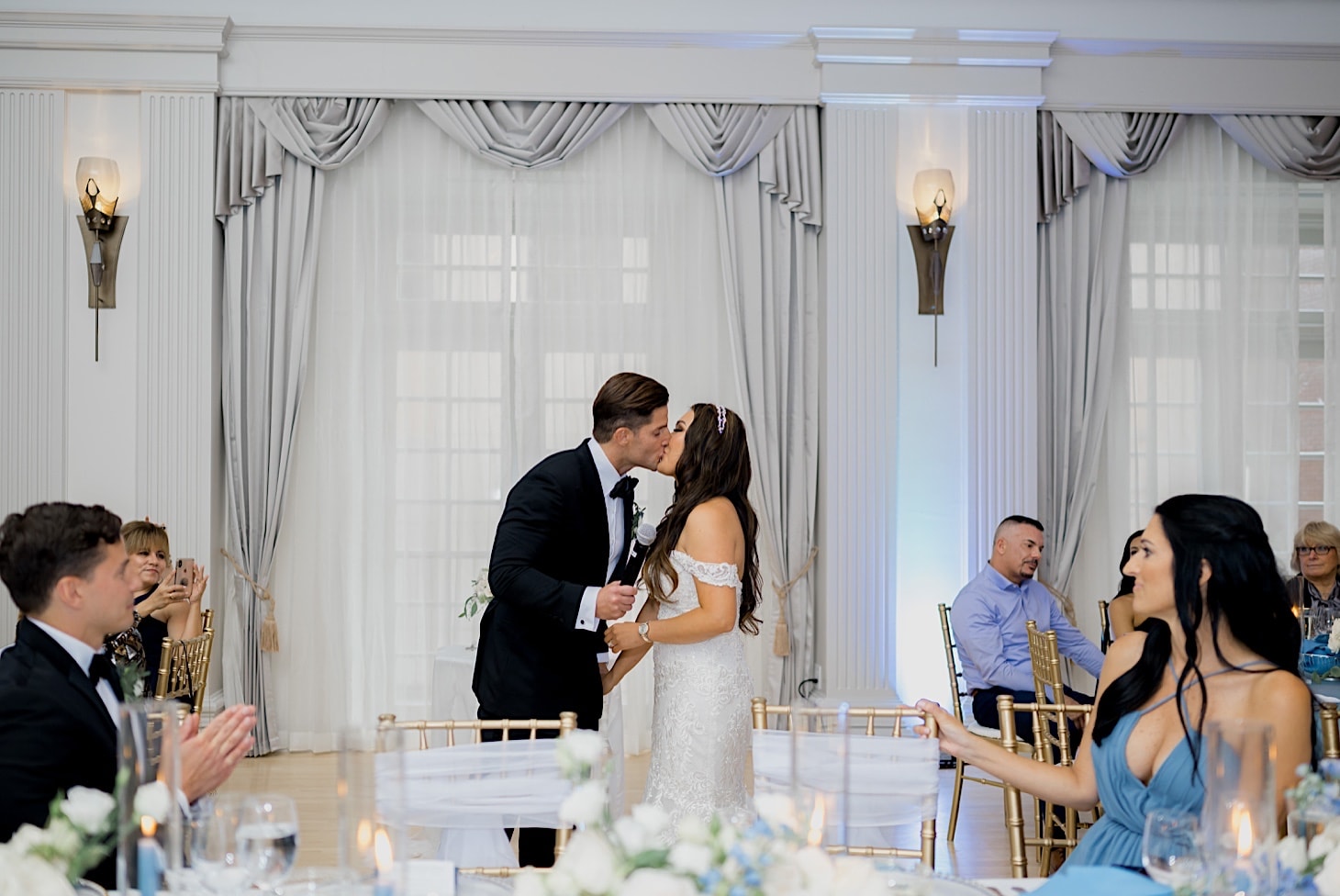 65 bride and groom kiss hotel fort des moines reception