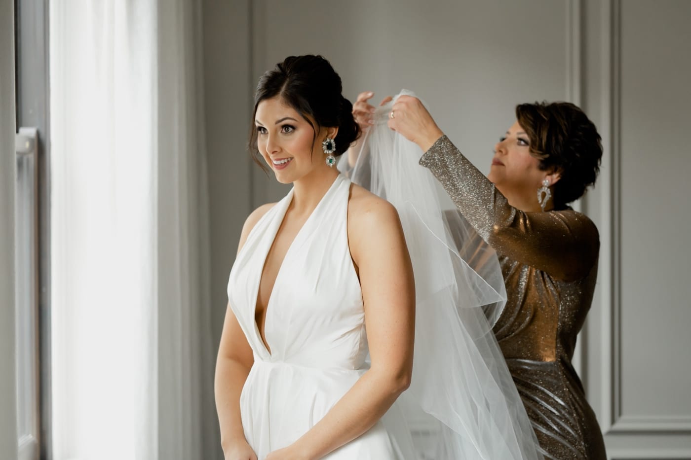 bride with mother hotel fort des moines wedding