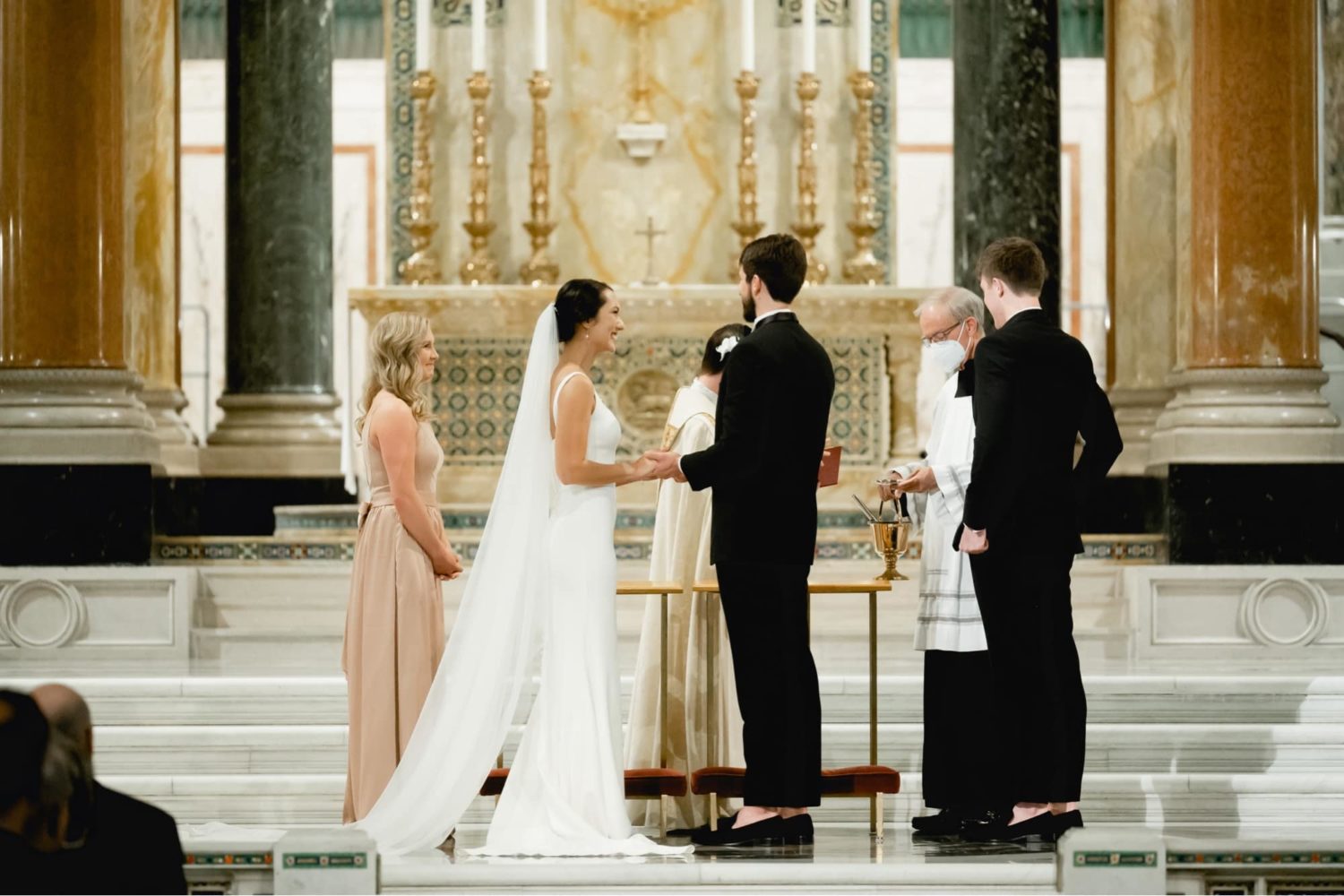 The cathedral basilica of St. Louis wedding photos