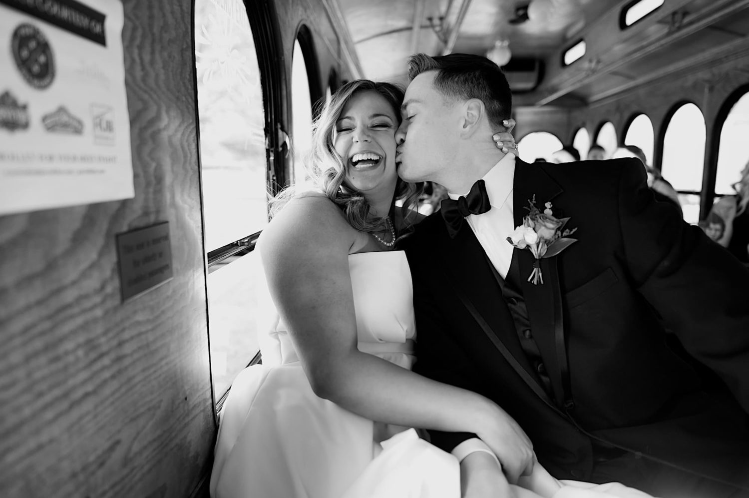 bride and groom trolley photos des moines iowa photography