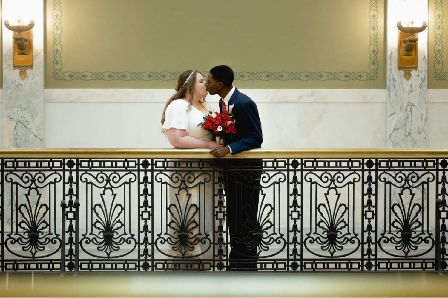 Des Moines Iowa courthouse wedding portraits