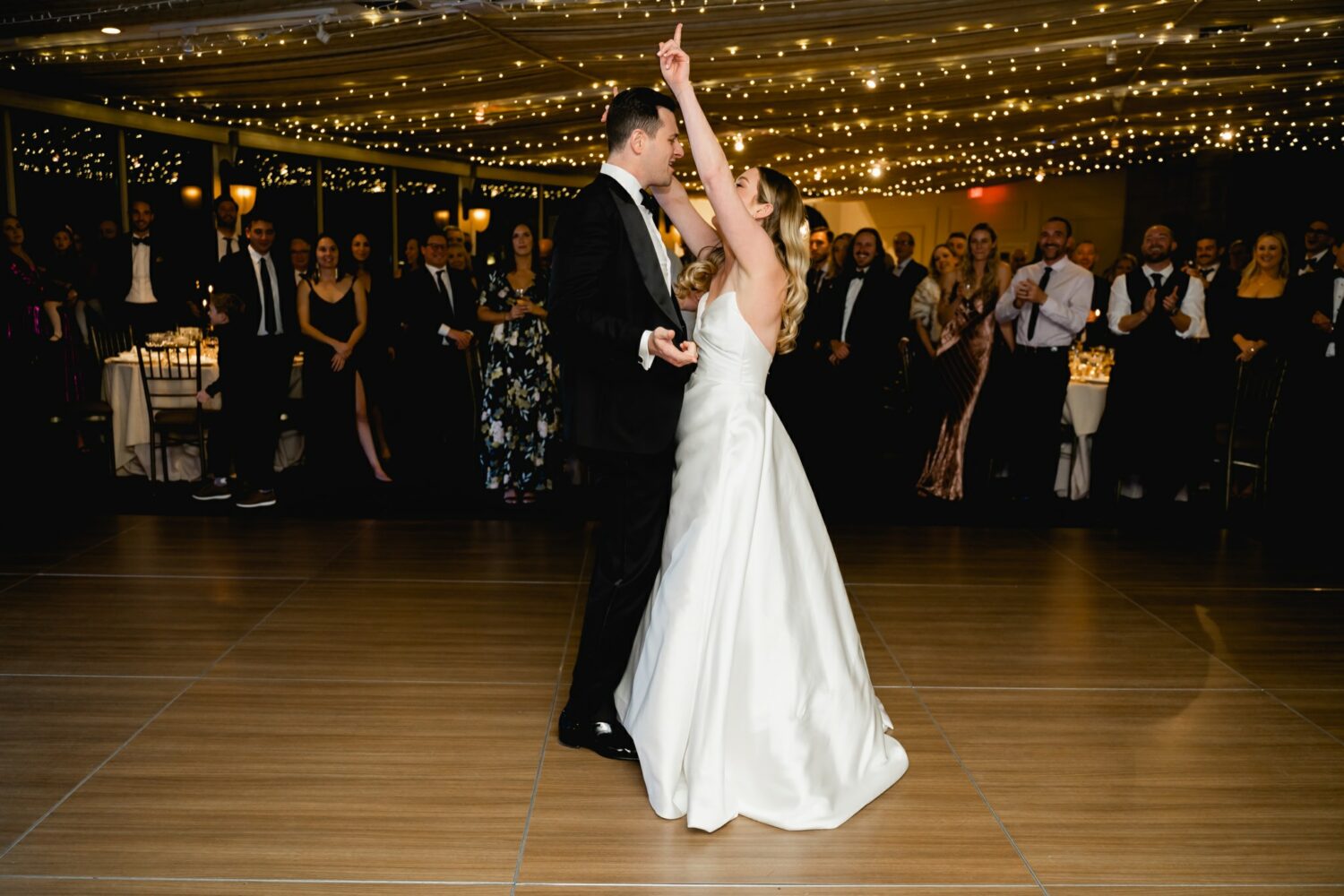 bride and groom last dance at Tappan Hill Mansion