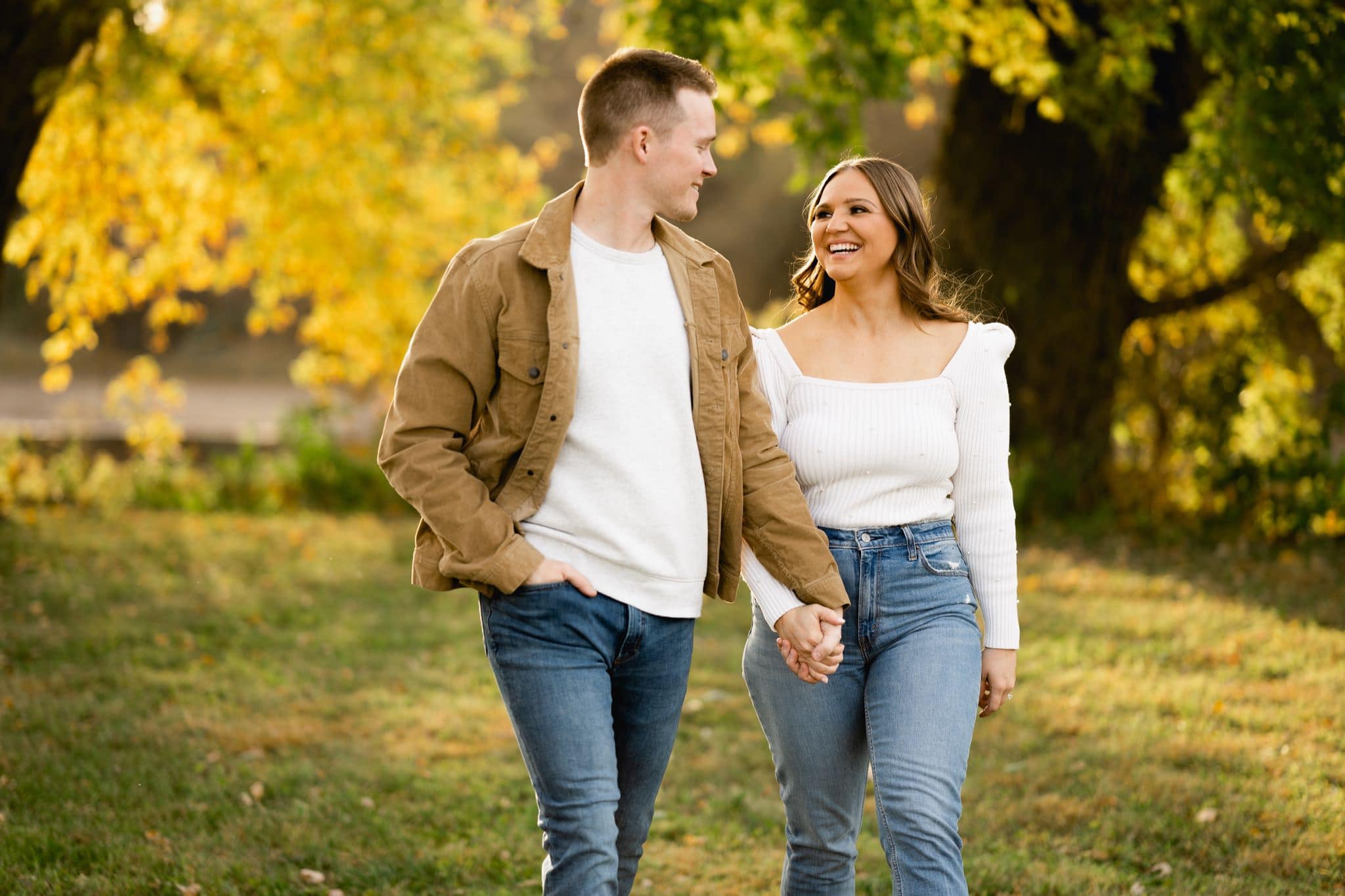 beautiful fall engagement photos in des moines