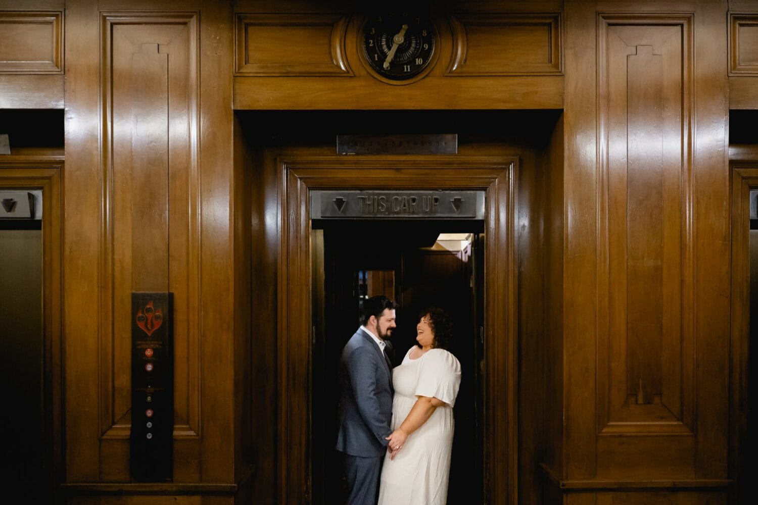 hotel fort des moines engagement photography