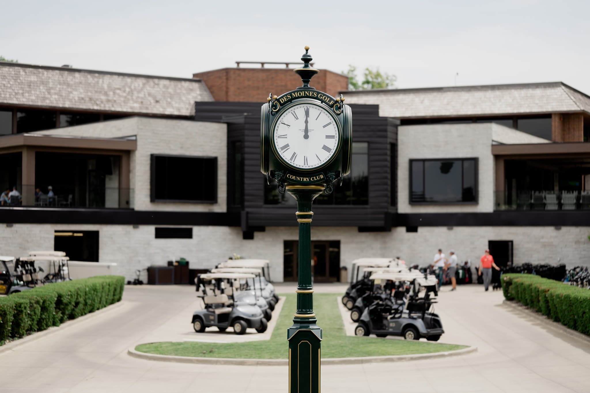 Des Moines Golf and Country Club clock