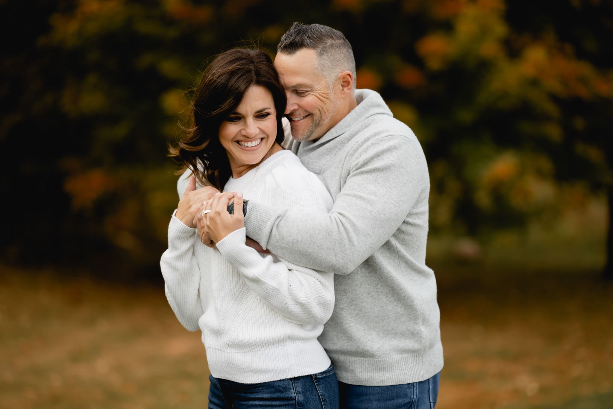 des moines fall engagement session