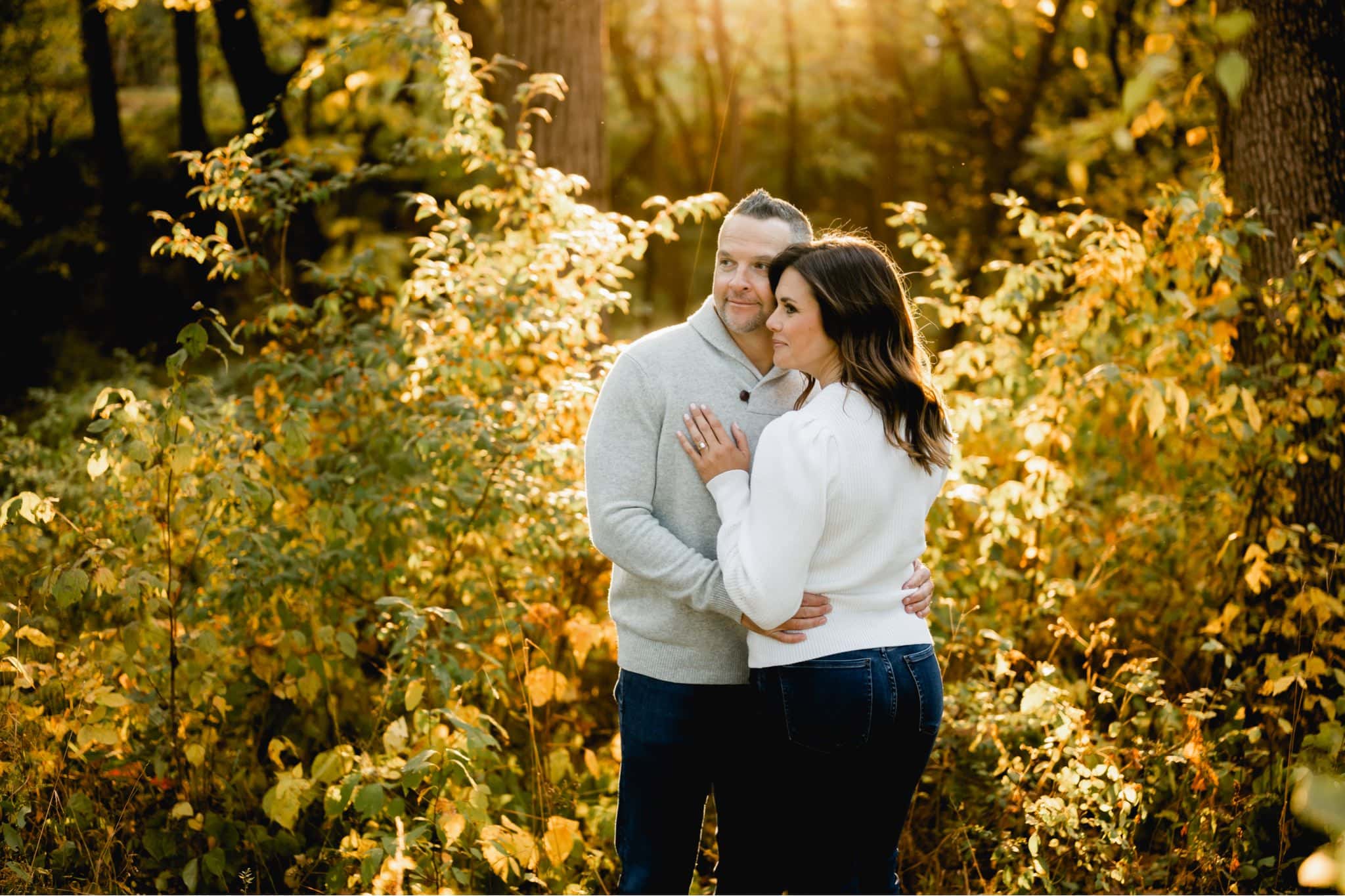 des moines fall engagement session