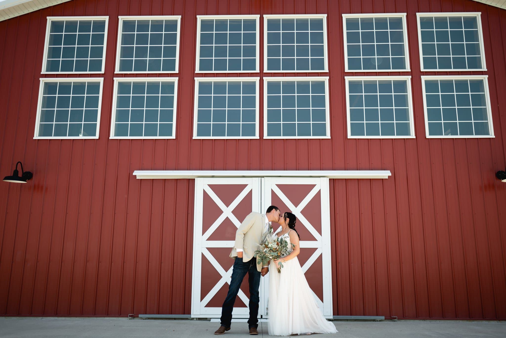red acre barn wedding photos