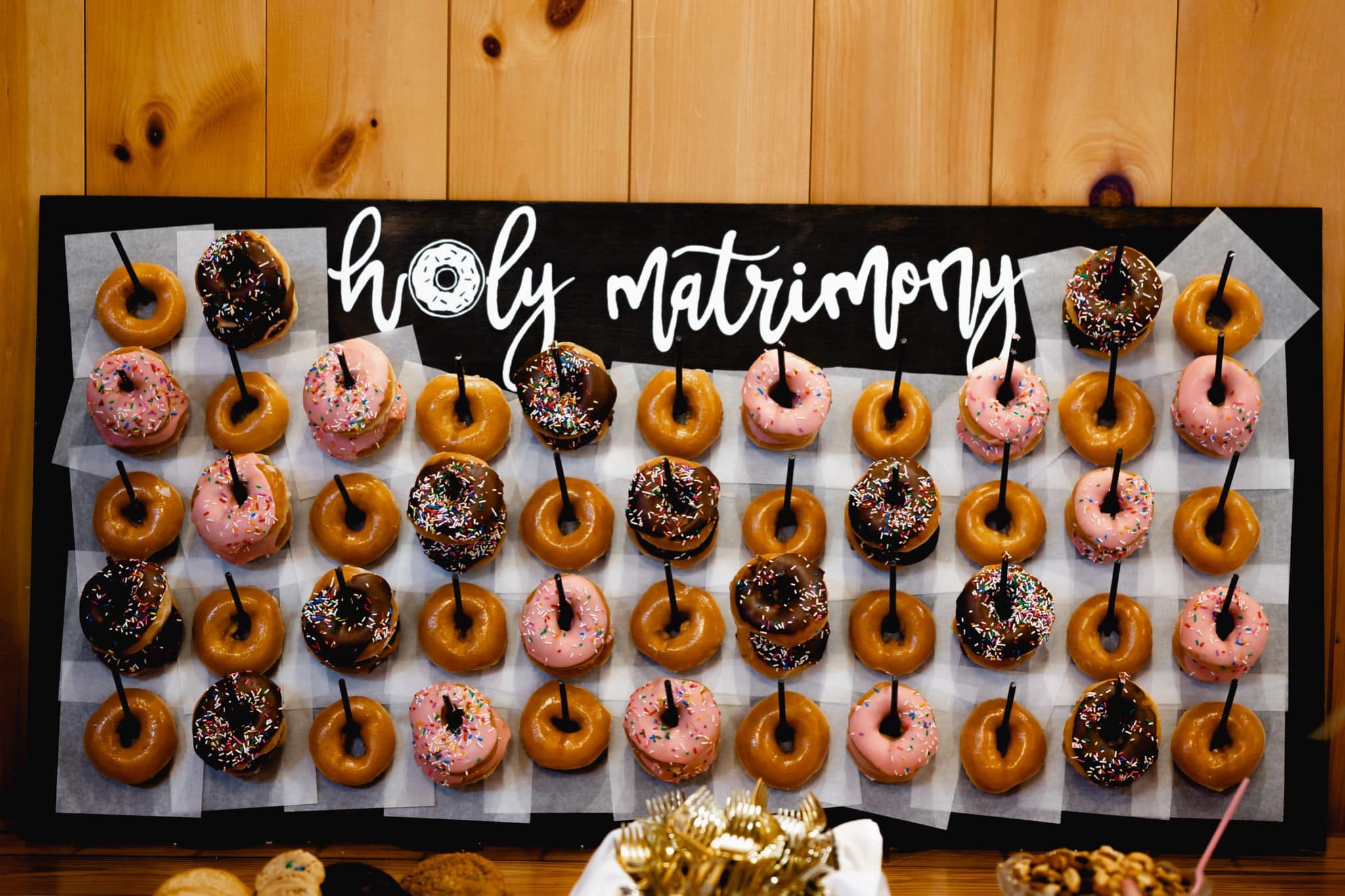 country lane lodge donut wall
