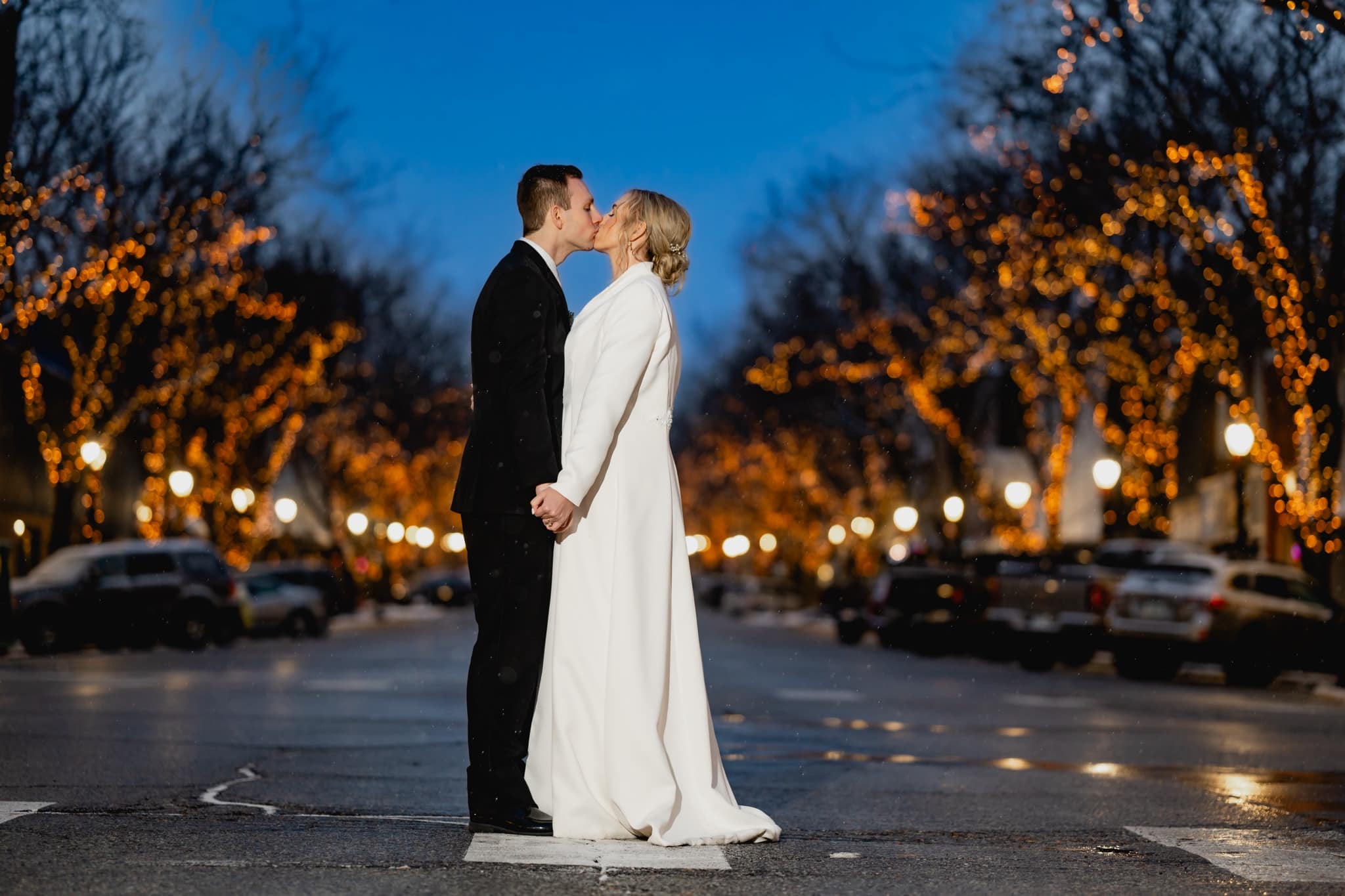 bride and groom downtown atlantic iowa